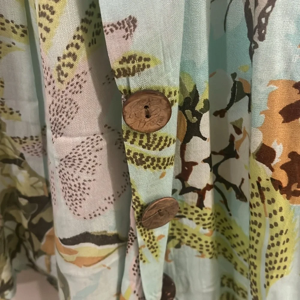 Super cute Z&L shirt. Worn once. Size medium. - Picture 3 of 5